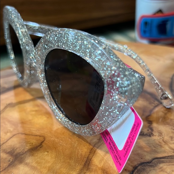 Glittery Silver Sunglasses NWT Betsey Johnson - Picture 5 of 5